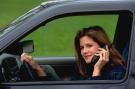 Handy-Frau-Auto Bild Handy-Frau-Auto Bild